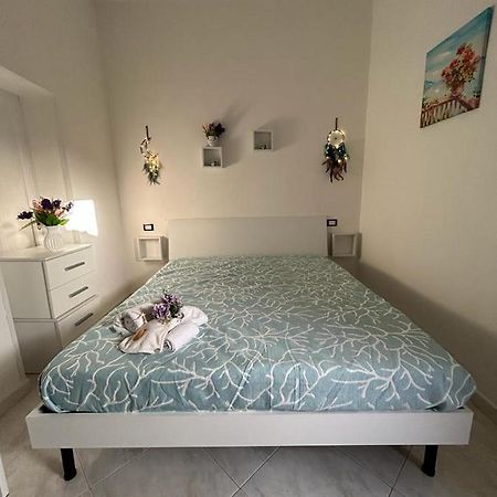 La Casa In Piazza Hotel Terrasini Eksteriør billede